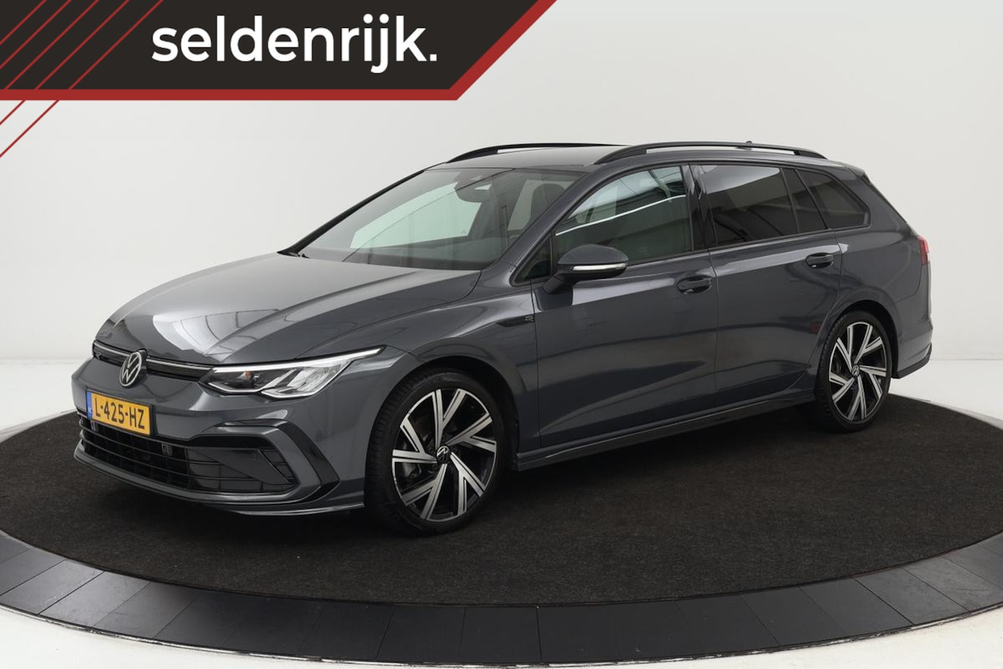 Volkswagen Golf Variant - 1.5 eTSI R-Line | Adaptive cruise | Sfeerverlichting | Sportstoelen | Carplay | Full LED | - AutoWereld.nl