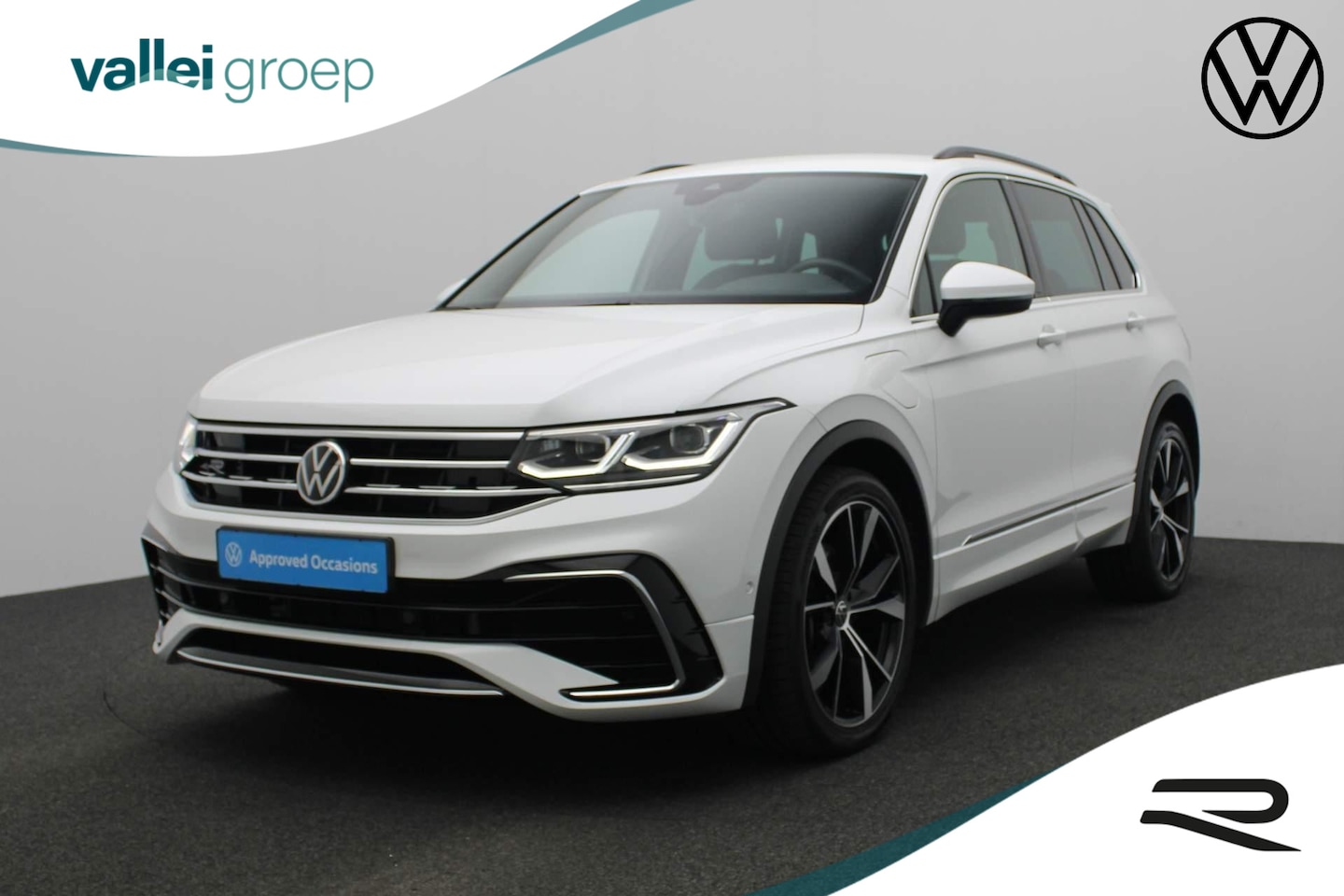 Volkswagen Tiguan - 1.4 TSI 245PK DSG eHybrid R-Line Business+ | Trekhaak | Adaptief onderstel | 20 inch | Nav - AutoWereld.nl