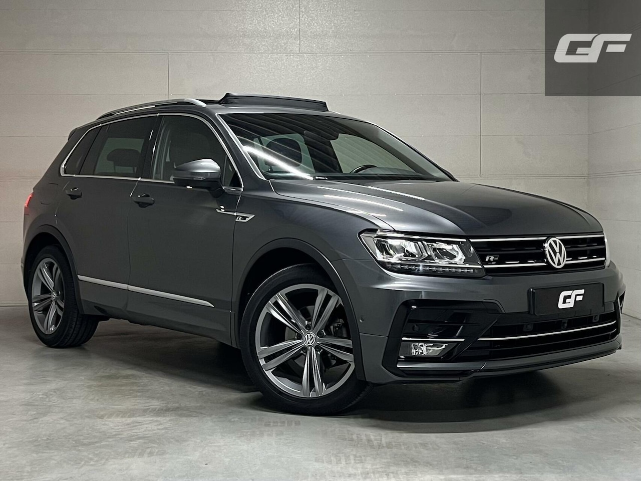 Volkswagen Tiguan - 1.5 TSI ACT R-Line Pano Virtual Trekh. NAP - AutoWereld.nl