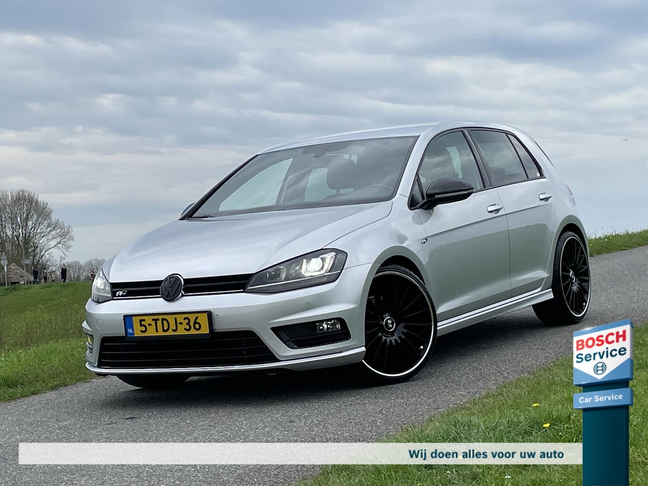 Volkswagen Golf - 7 1.2 TSI R-Line / Org Nl / Navi / Clima / Cruise / Alcantara / Bleutooth / 20*Inch / Pdc - AutoWereld.nl