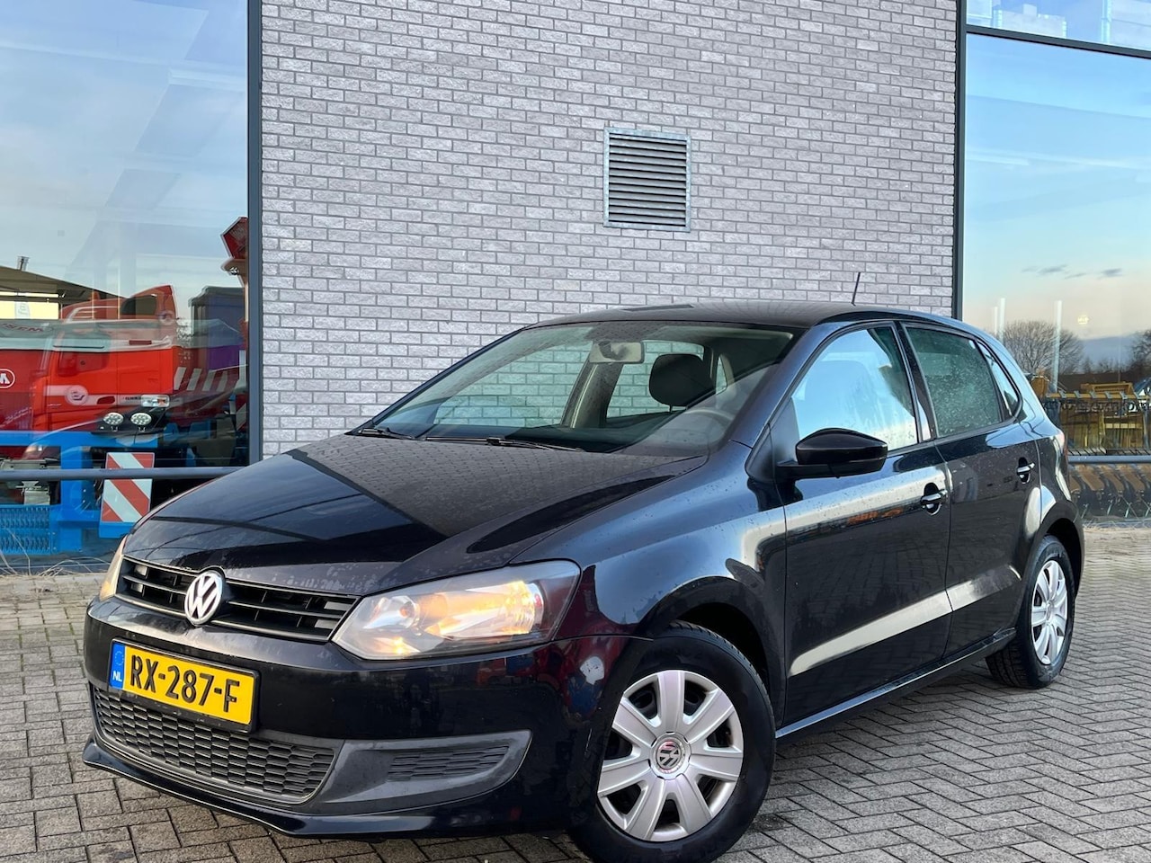 Volkswagen Polo - 1.2 Clima Zwart 5 Drs - AutoWereld.nl