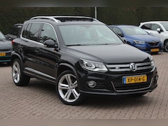 Volkswagen Tiguan - 1.4 TSI Sport&Style R-line / Trekhaak / Panoramadak / Camera / Xenon / 19'' / Standverwarm