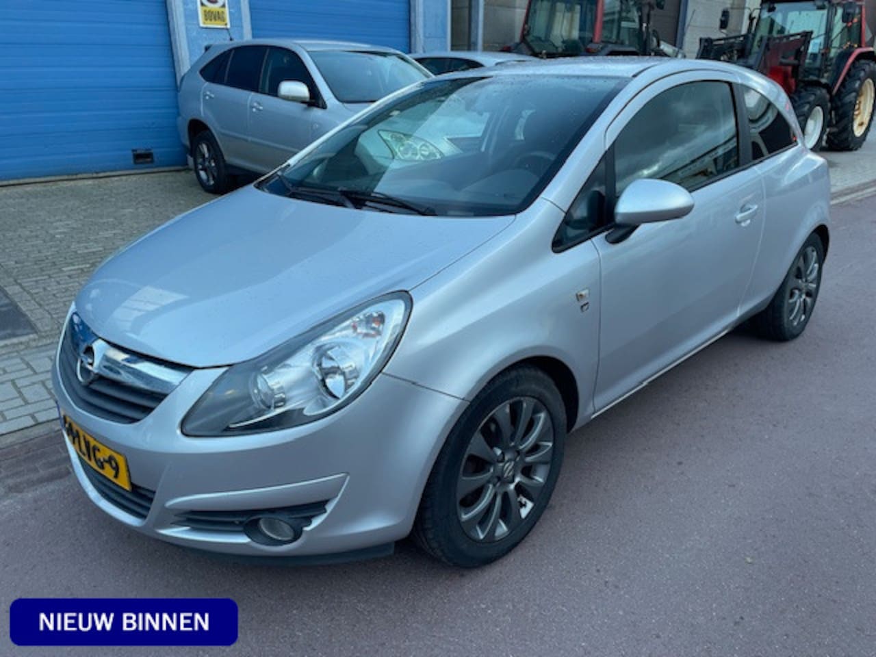 Opel Corsa - 1.4-16V '111' Edition 3-deurs Airco bj. 2010 Leuke en sportieve auto met Boekjes. APK 06-2 - AutoWereld.nl