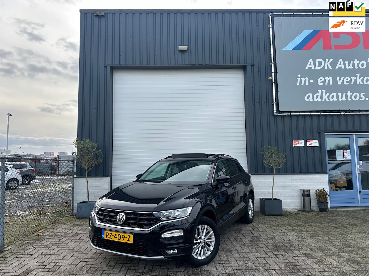 Volkswagen T-Roc - 1.0 TSI Style PANORAMA/NAVI/CRUISE/PDC/LM VELGEN - AutoWereld.nl