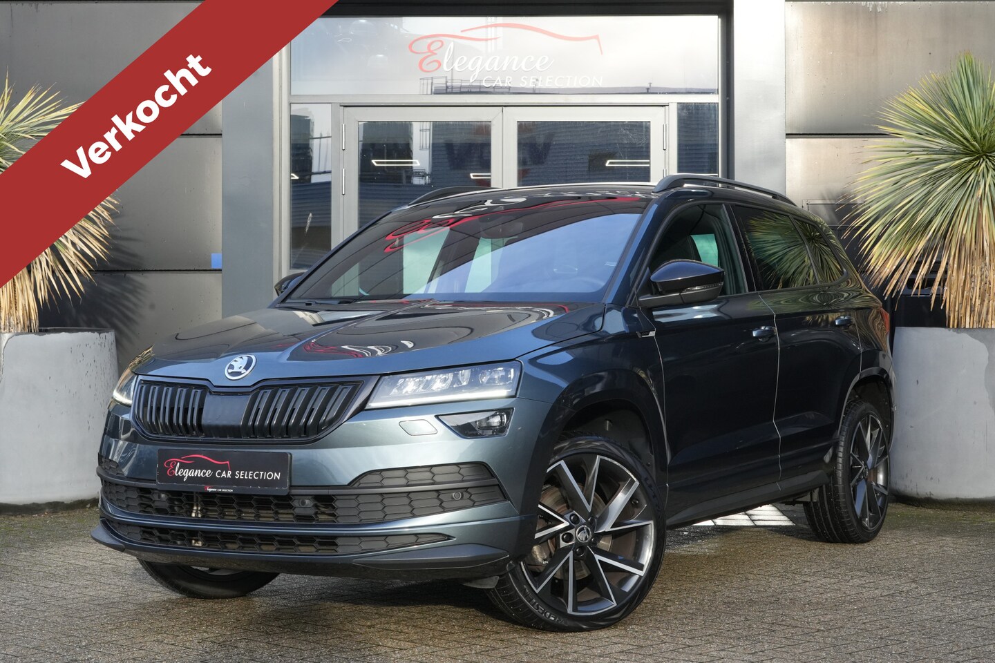 Skoda Karoq - 1.5 TSI ACT Sportline Business 150pk Panoramadak/Canton/Stoelverwarming - AutoWereld.nl