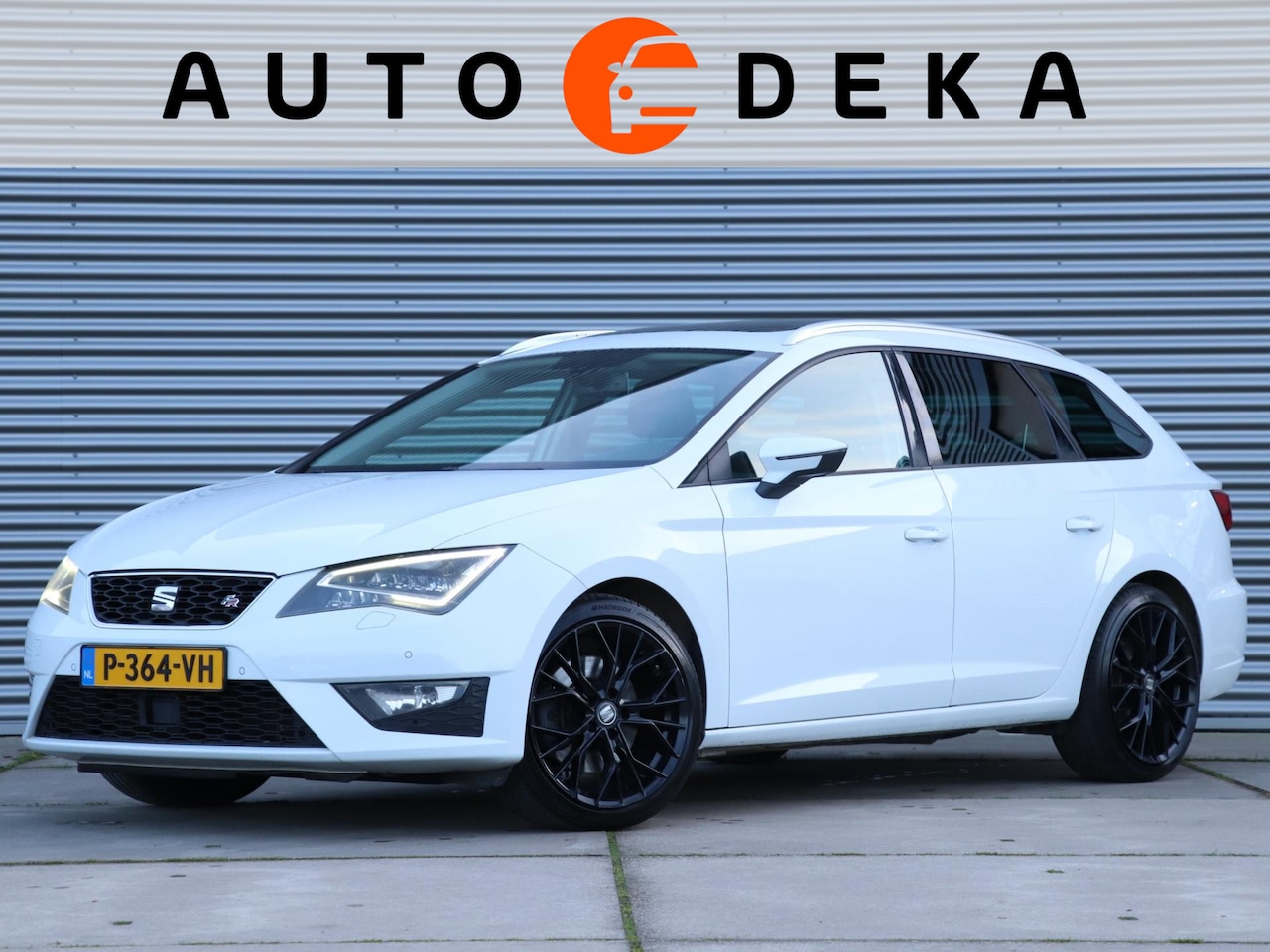 Seat Leon ST - 2.0 TDI 184pk FR Business Automaat *Panodak* - AutoWereld.nl