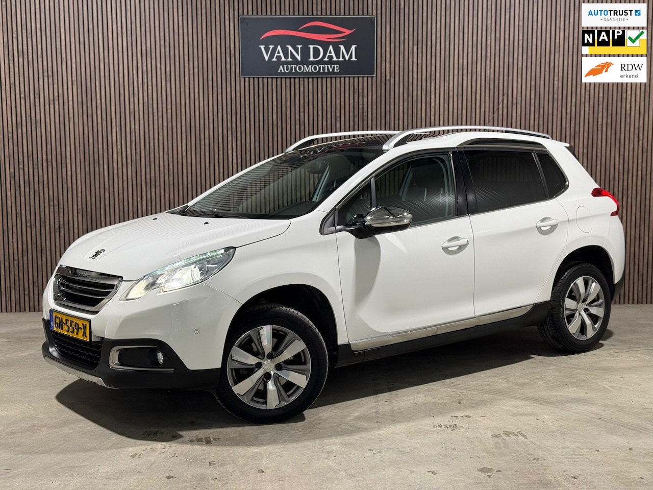 Peugeot 2008 - 1.2 PureTech Allure 2015 NAP XENON CLIMA CRUISE - AutoWereld.nl