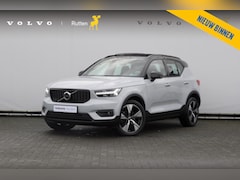 Volvo XC40 - B4 211PK Automaat R-Design / Lederen bekleding / Panoramisch schuif-kanteldak / Trekhaak /