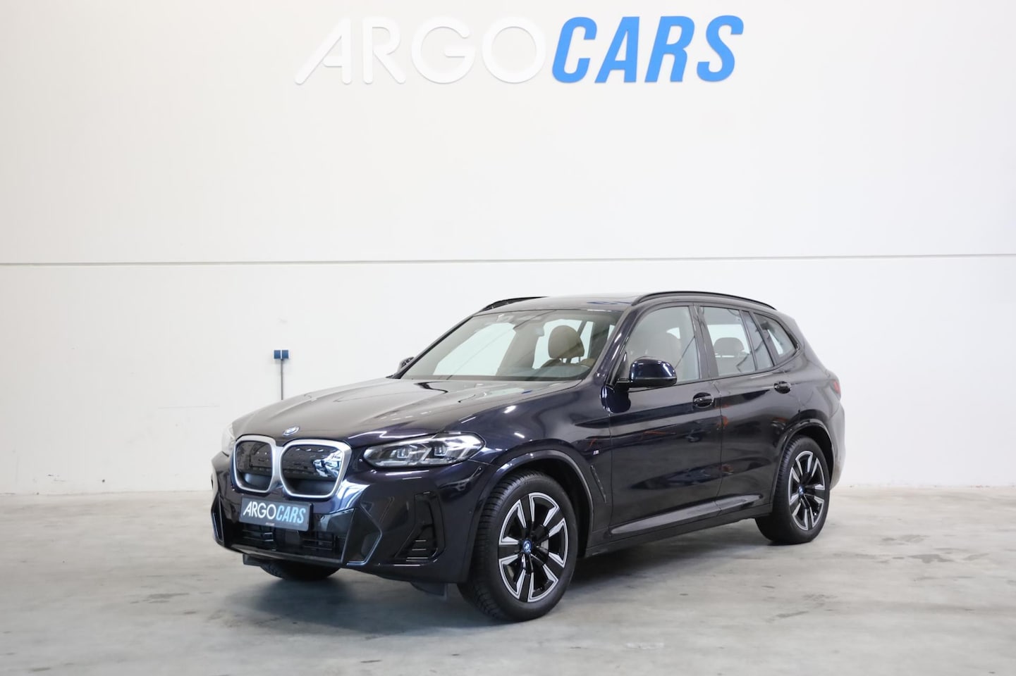 BMW iX3 - M-SPORT PANORAMA High Executive 80 kWh Adaptieve LED Parking Assistant Plus Gesture Contro - AutoWereld.nl