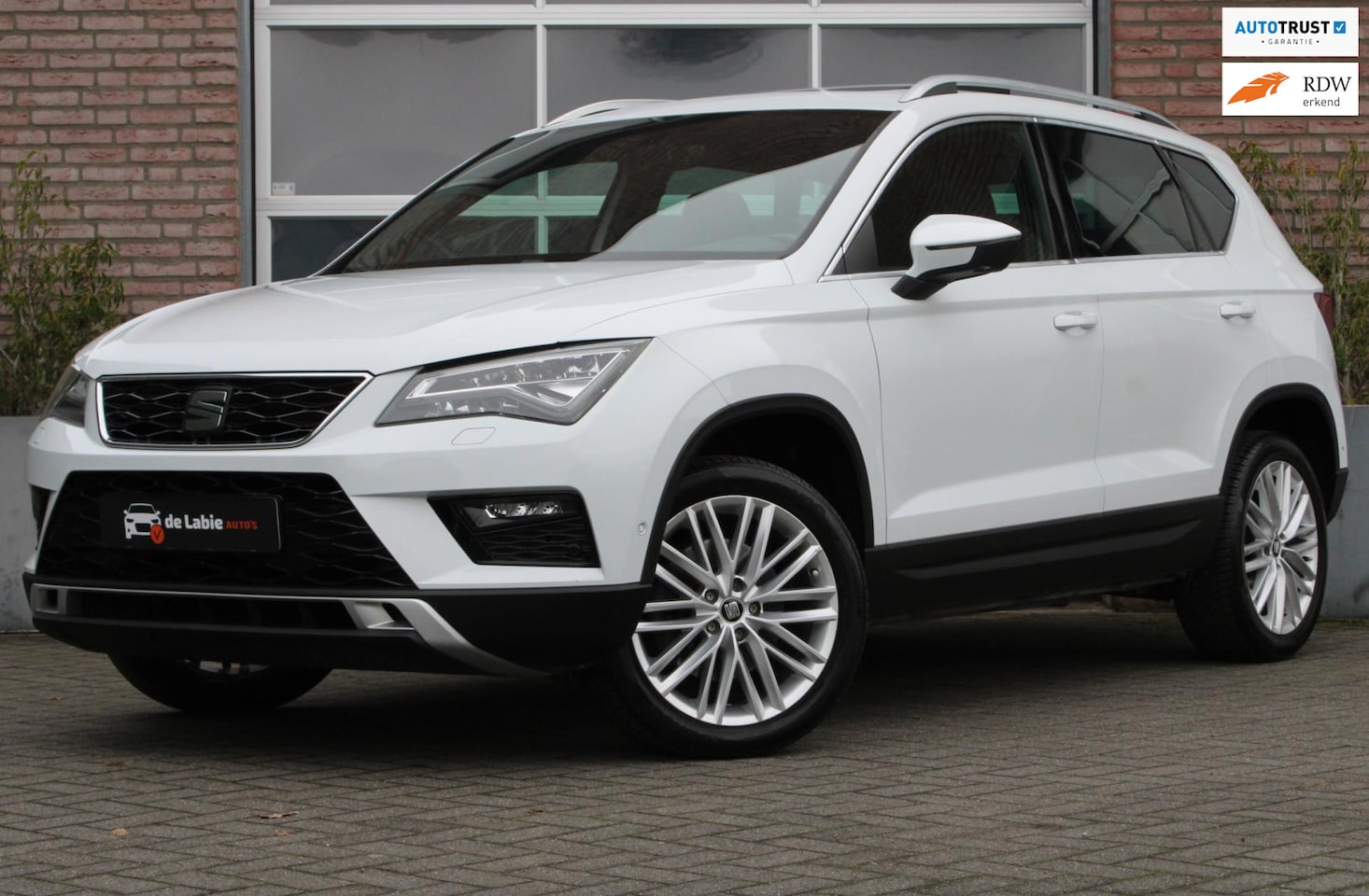 Seat Ateca - Automaat / Pano / Carplay / Camera - AutoWereld.nl