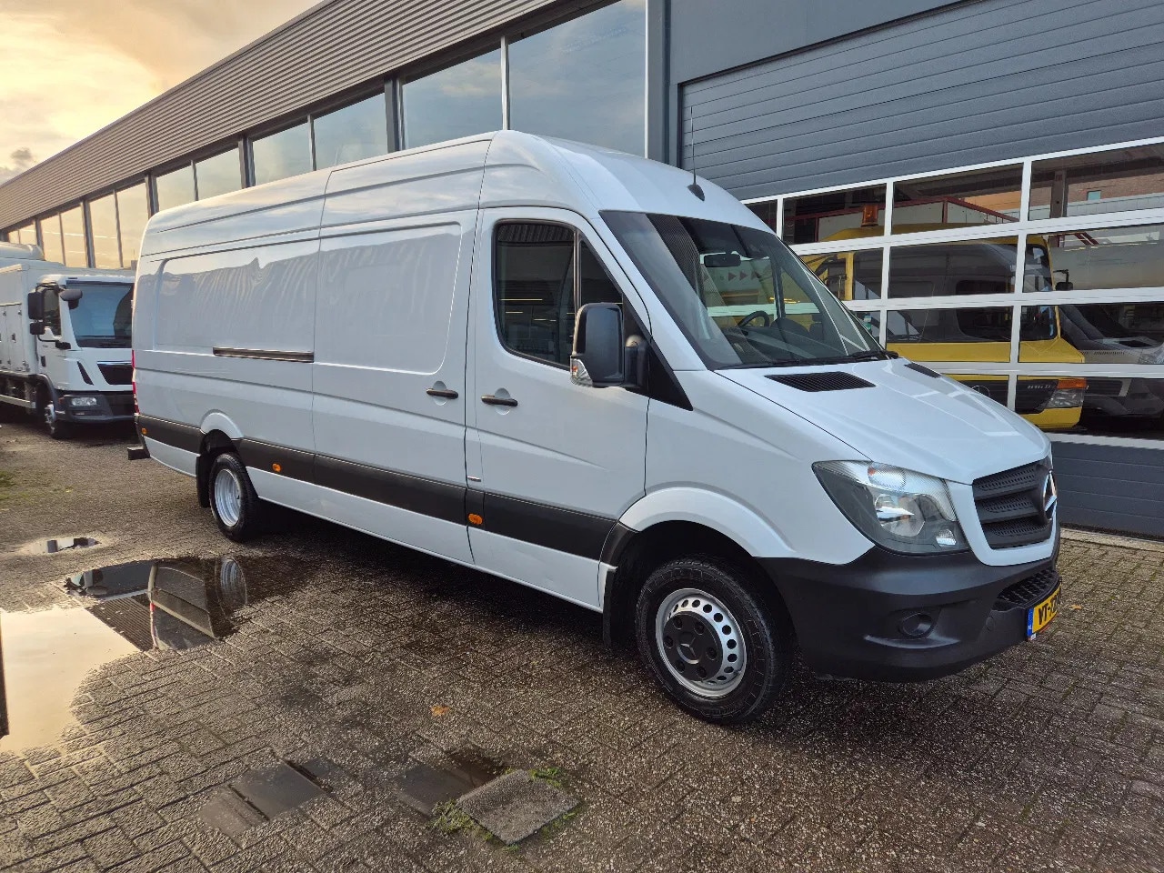 Mercedes-Benz Sprinter - 519 CDI/ L4H2/ Maxi XL 3.5 T/ Airco/ Navi - AutoWereld.nl