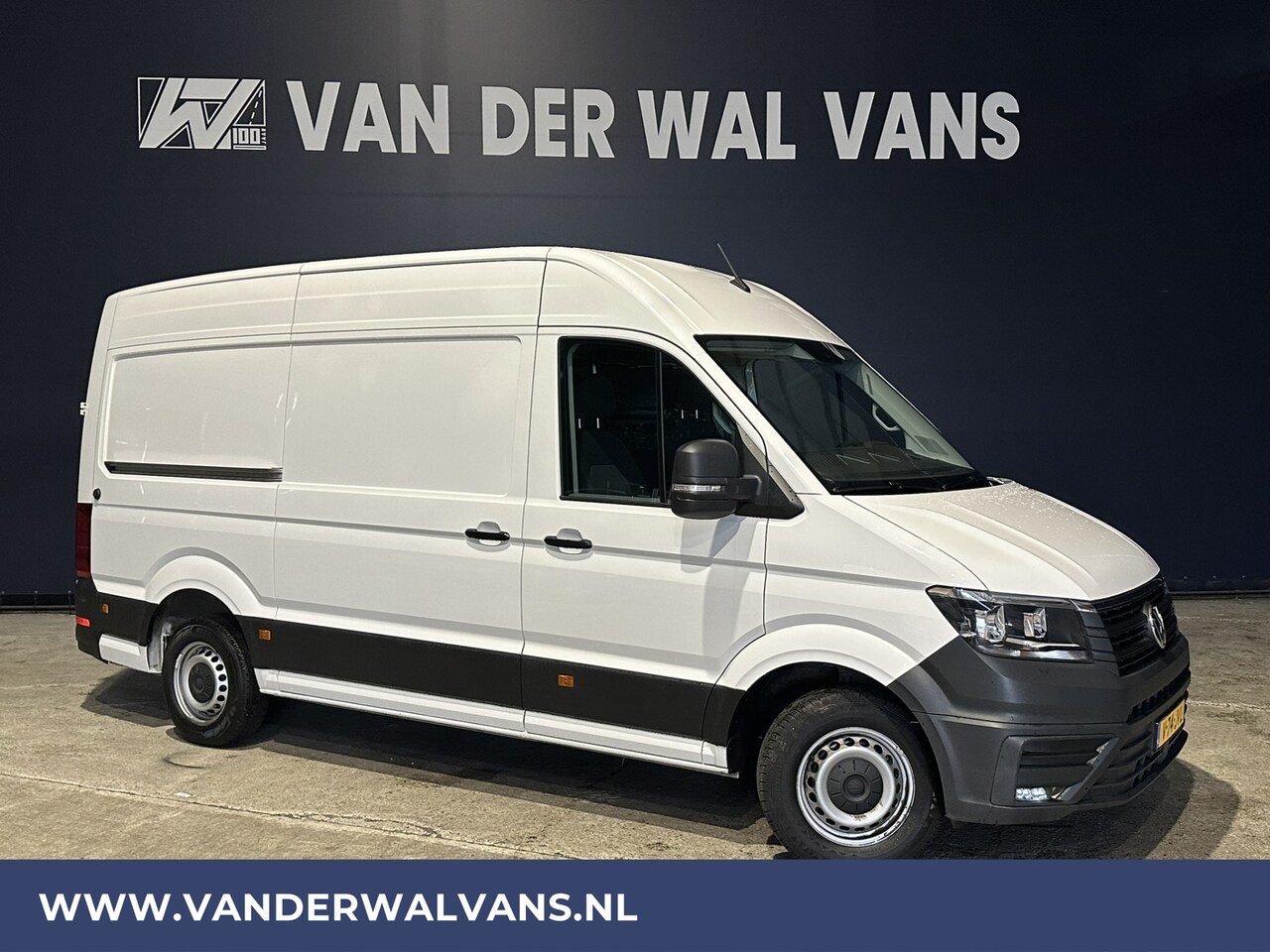 Volkswagen Crafter - 2.0 TDI 177pk L3H3 L2H2 Euro6 Airco | Camera | Navigatie | Apple Carplay Android Auto, Cru - AutoWereld.nl