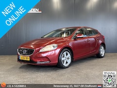 Volvo V40 - 2.0 D4 Summum Business | Lane Assist | Bots preventie | Cruise | Climate | Navi | PDC |