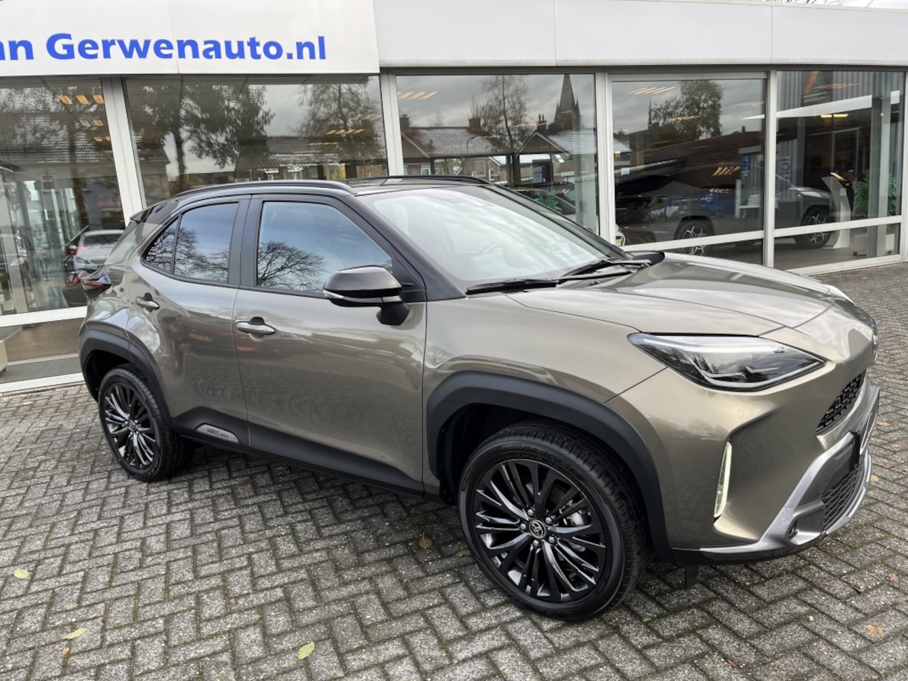 Toyota Yaris Cross - 1.5 Hybrid Adventure AWD | Apple Carplay | Navi | Panoramadak | - AutoWereld.nl