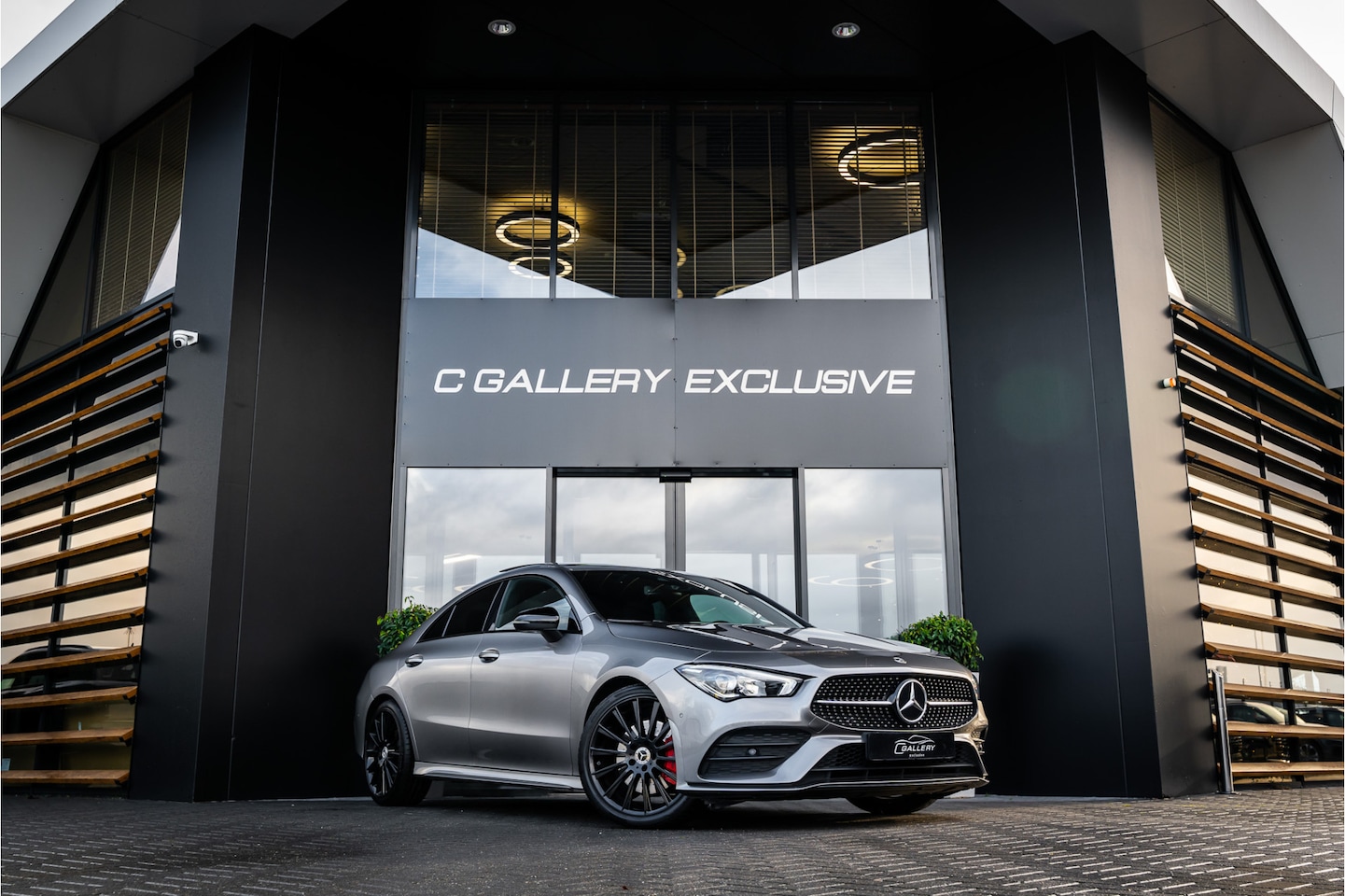 Mercedes-Benz CLA-Klasse - CLA220 4MATIC Premium Plus - Panorama | Burmester | Stoelverwarming | Camera - AutoWereld.nl