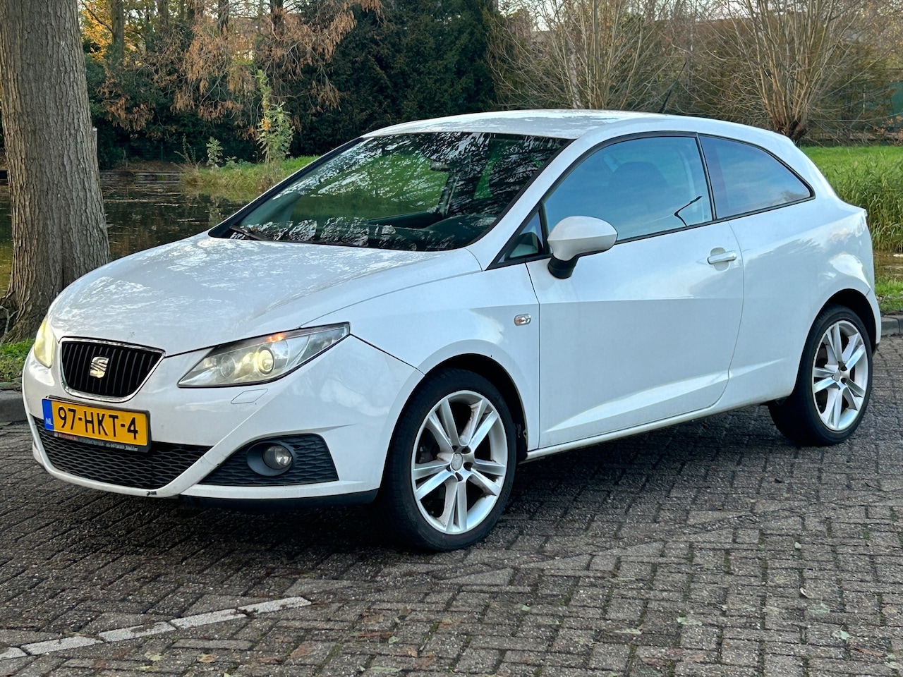 Seat Ibiza SC - 1.6 Sport-up 2009 Xenon! Pdc! Sportieve auto! Scherp geprijsd! - AutoWereld.nl