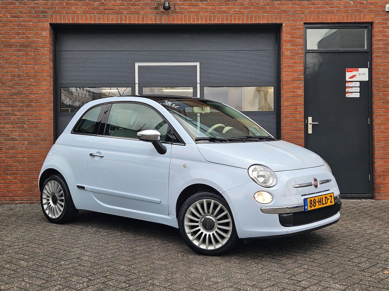 Fiat 500 - 1.2 Lounge Pano 16" Airco Bluetooth - AutoWereld.nl