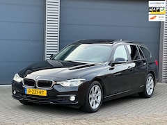 BMW 3-serie Touring - 320i Edition Luxury Line, panoramadak, electr trekhaak, compleet dealer onderhouden