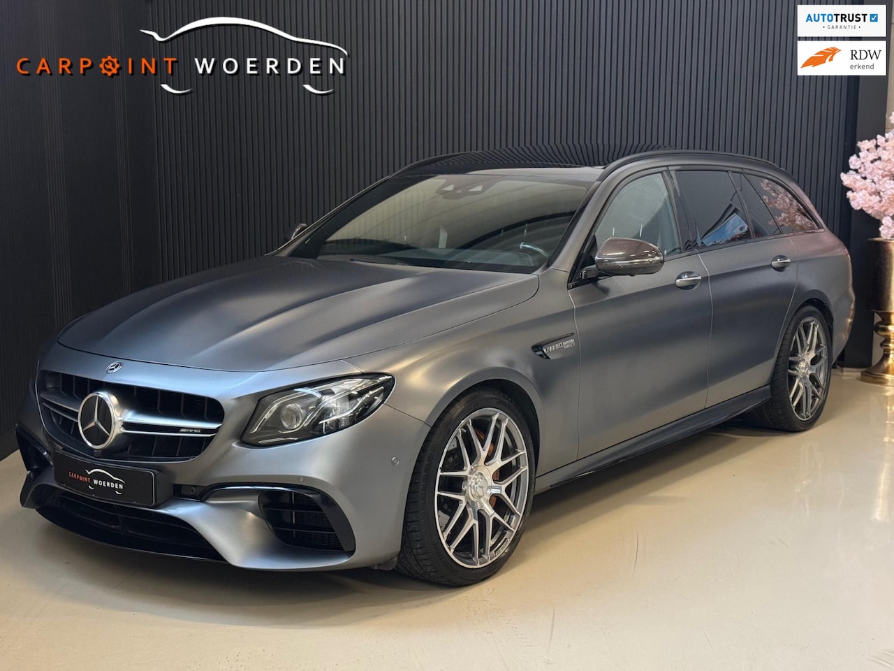 Mercedes-Benz E-klasse Estate - AMG 63 S 4MATIC E63 | BOMVOL! | MAT GRIJS! - AutoWereld.nl