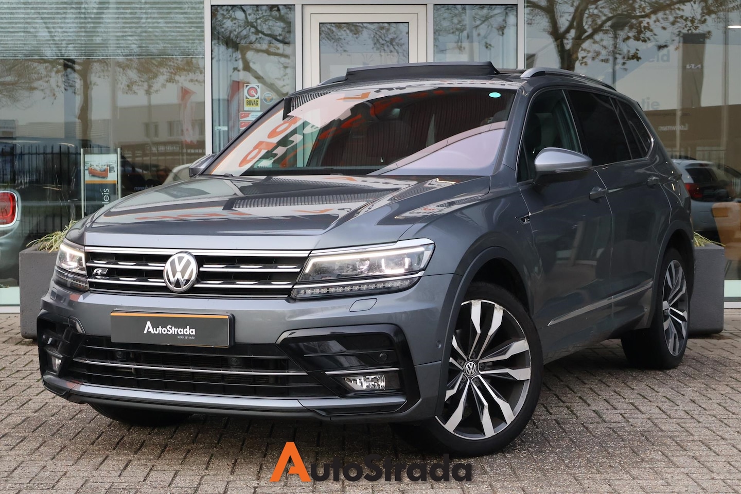 Volkswagen Tiguan Allspace - 1.5 R-Line TSI 150pk 7-DSG | Camera | Virtual | Keyless | Navi | Pano | Trekhaak - AutoWereld.nl