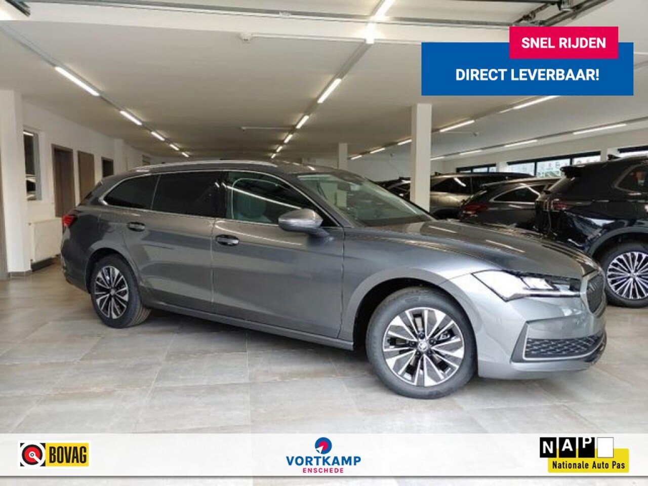 Skoda Superb - 1.5 eTSI DSG SELECTION PANO-DAK/TREKHAAK/NAVI/ACC - AutoWereld.nl