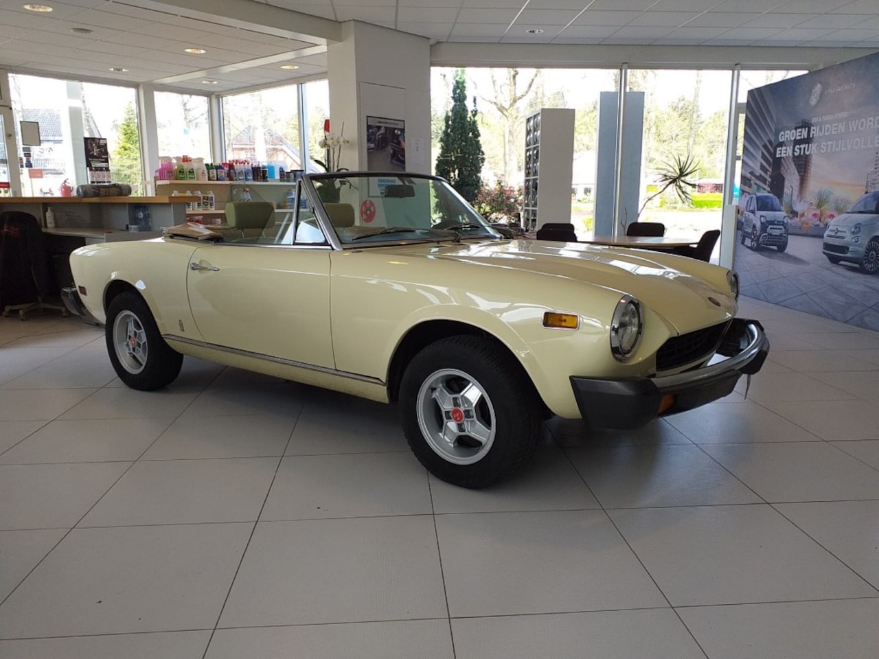 Fiat 124 Spider - Spider 1800 US - AutoWereld.nl