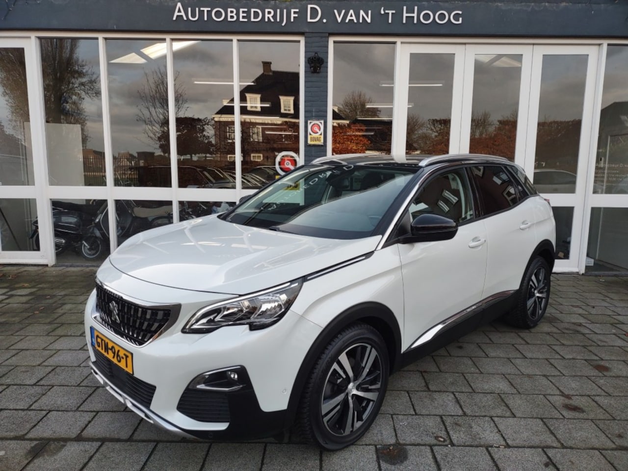 Peugeot 3008 - ALLURE 1.2 PURE-TECH AUTOMAAT - AutoWereld.nl