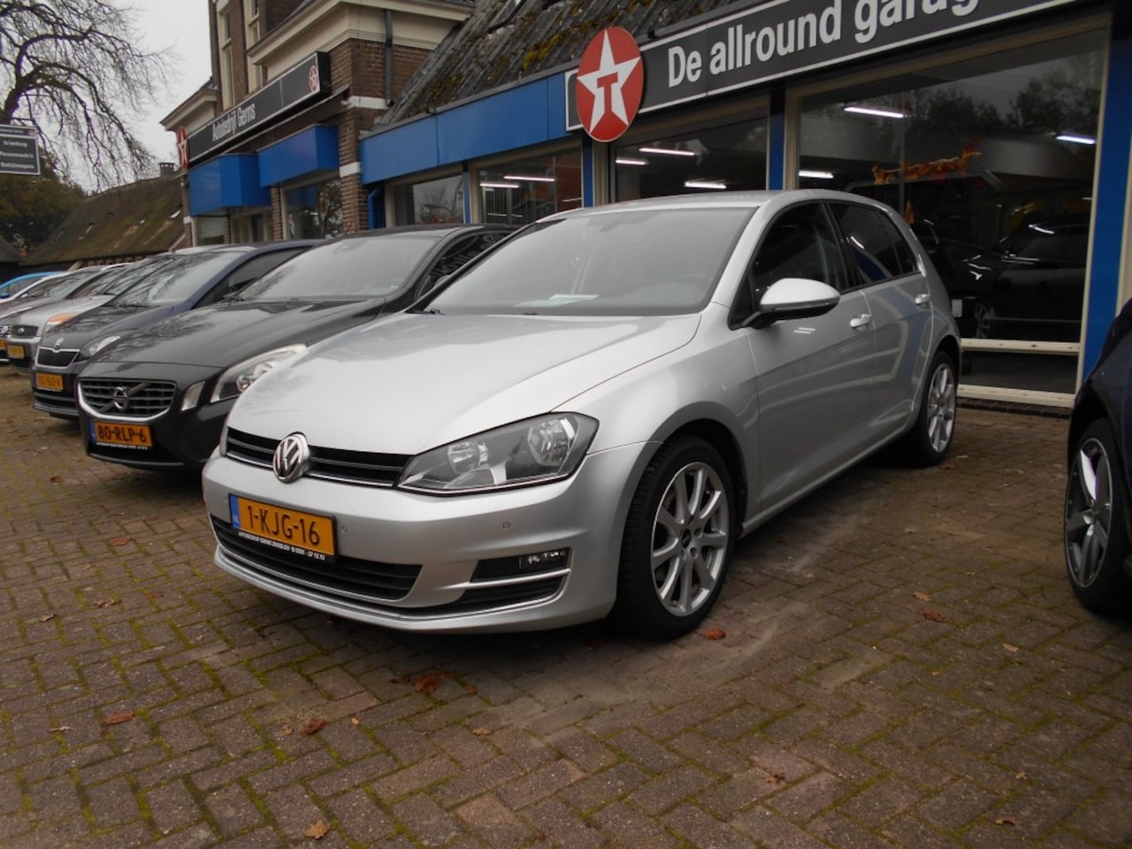 Volkswagen Golf - VII 1.2 TSi 105PK 5drs. Highline  NL-auto met logische km's !!! - AutoWereld.nl