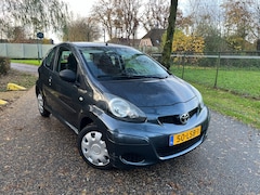 Toyota Aygo - 1.0-12V Access 2010! RIJD SUPER | NIEUWE APK 2026 MET RDW STEEKPROEF! | NIEUWE KOPPELINGSET! | RIJ- KLAAR