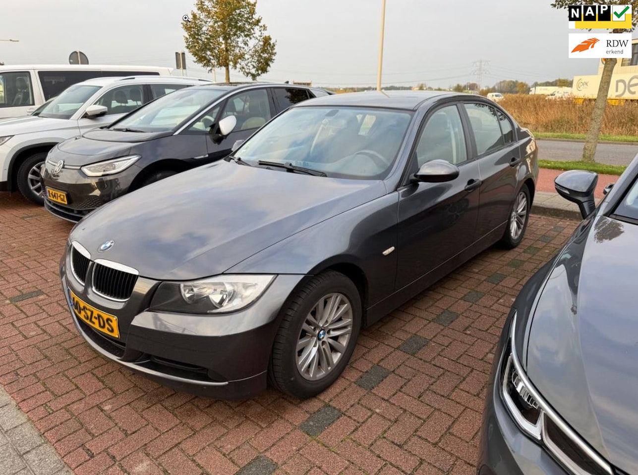 BMW 3-serie - 318i AUTOMAAT/RIJDT GOED/INRUILKOOPJE/APK 1-2025 - AutoWereld.nl