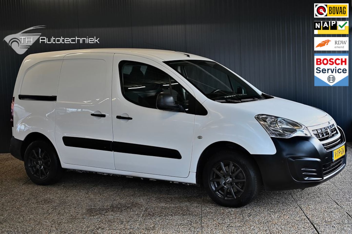 Peugeot Partner - 120 1.6 BlueHDi 75 L1 XR 120 1.6 BlueHDi 75 L1 XR - AutoWereld.nl