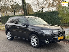 Mitsubishi Outlander - 2.0 PHEV Instyle Navi | Schuifdak | Cruise | Trekhaak