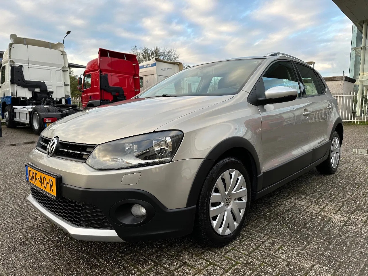 Volkswagen Polo - 1.2 TSI CROSS + AUTOMATIC + 101.474 KM + APK/TUV - AutoWereld.nl