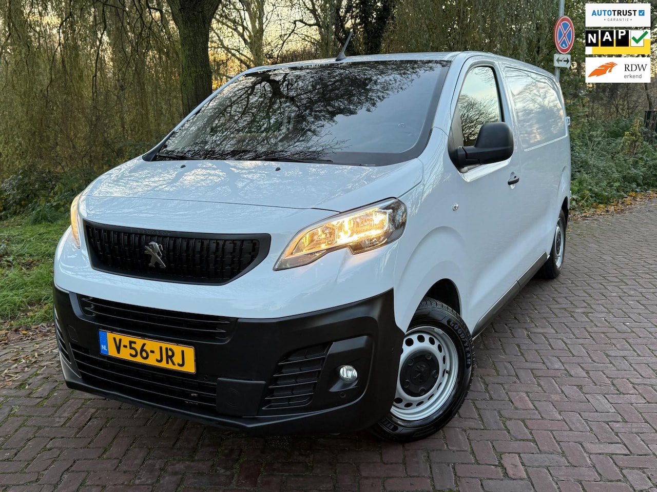 Peugeot Expert - 2.0 BlueHDI 145 S&S L2 Aut. 1 Eig.b.j. 4-2023 70000 km ,Navi ,Trekhaak ,carplay - AutoWereld.nl