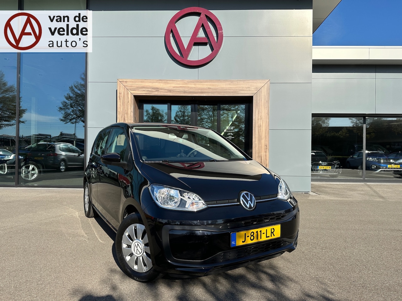 Volkswagen Up! - 1.0 BMT move up! | Climate | Park. sensoren | Camera | Bluetooth | Rijklaar incl. 1 jaar B - AutoWereld.nl