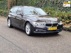 BMW 3-serie Touring - 320i Sport Navi Pro Panorama Trekhaak CarPlay