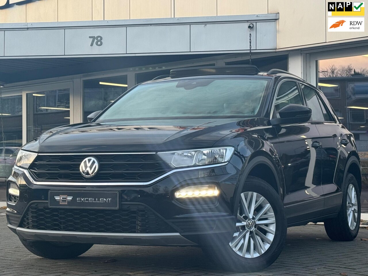 Volkswagen T-Roc - 1.5 TSI Style|Panoramadak|Navigatie|Cam - AutoWereld.nl