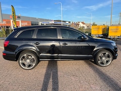 Audi Q7 - 3.0 TDI quattro Pro Line+ 5+2 Aangeboden Audi Q7 We hebben het hier over een UNIEKE en echt onderscheidende Q7 welke zee