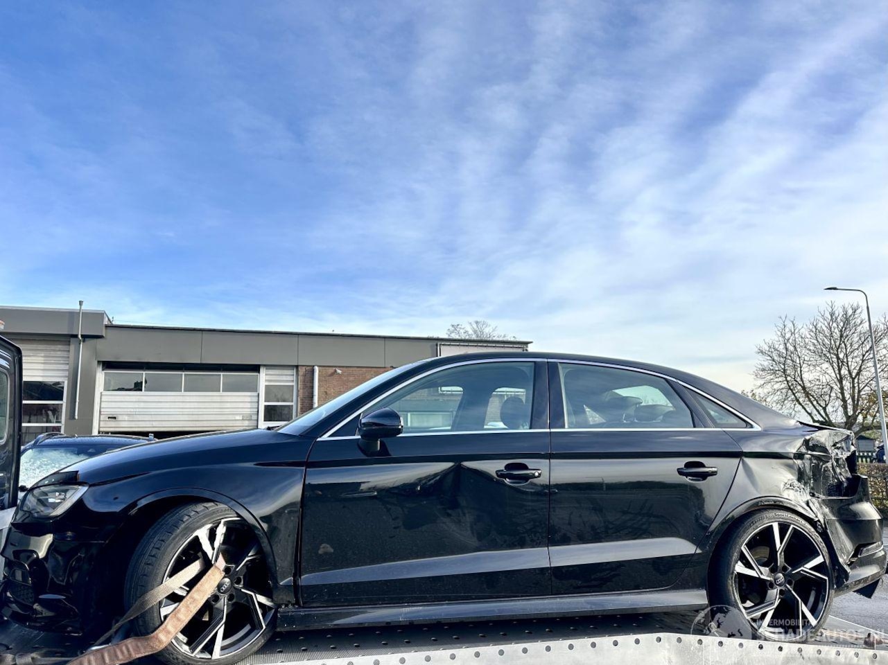 Audi A3 Limousine - 1.4 TFSI 150pk s-tronic aut s-line - pano - nap - navi - leer - trekh - pdc - keyless star - AutoWereld.nl