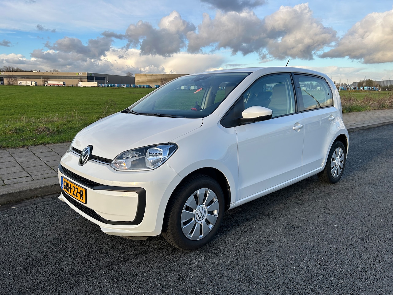 Volkswagen Up! - 1.0 BMT move up! AIRCO 5D 2021 WIT APK+GROTE BEURT - AutoWereld.nl