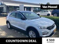 Volkswagen T-Roc - 1.5 TSI Style Business | Automaat | Navigatie | Airco | 16 Inch Velgen | Zwart dak | Parke