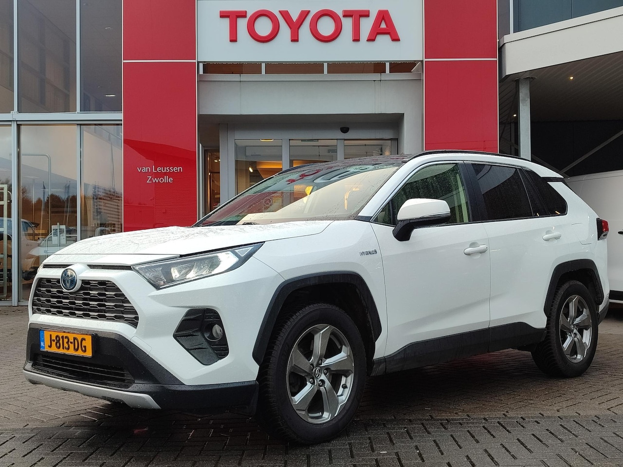 Toyota RAV4 - 2.5 Hybrid Business Intro TREKHAAK PARK-SENSOREN CLIMA NAVI CAMERA 4S-BANDEN BLUETOOTH - AutoWereld.nl