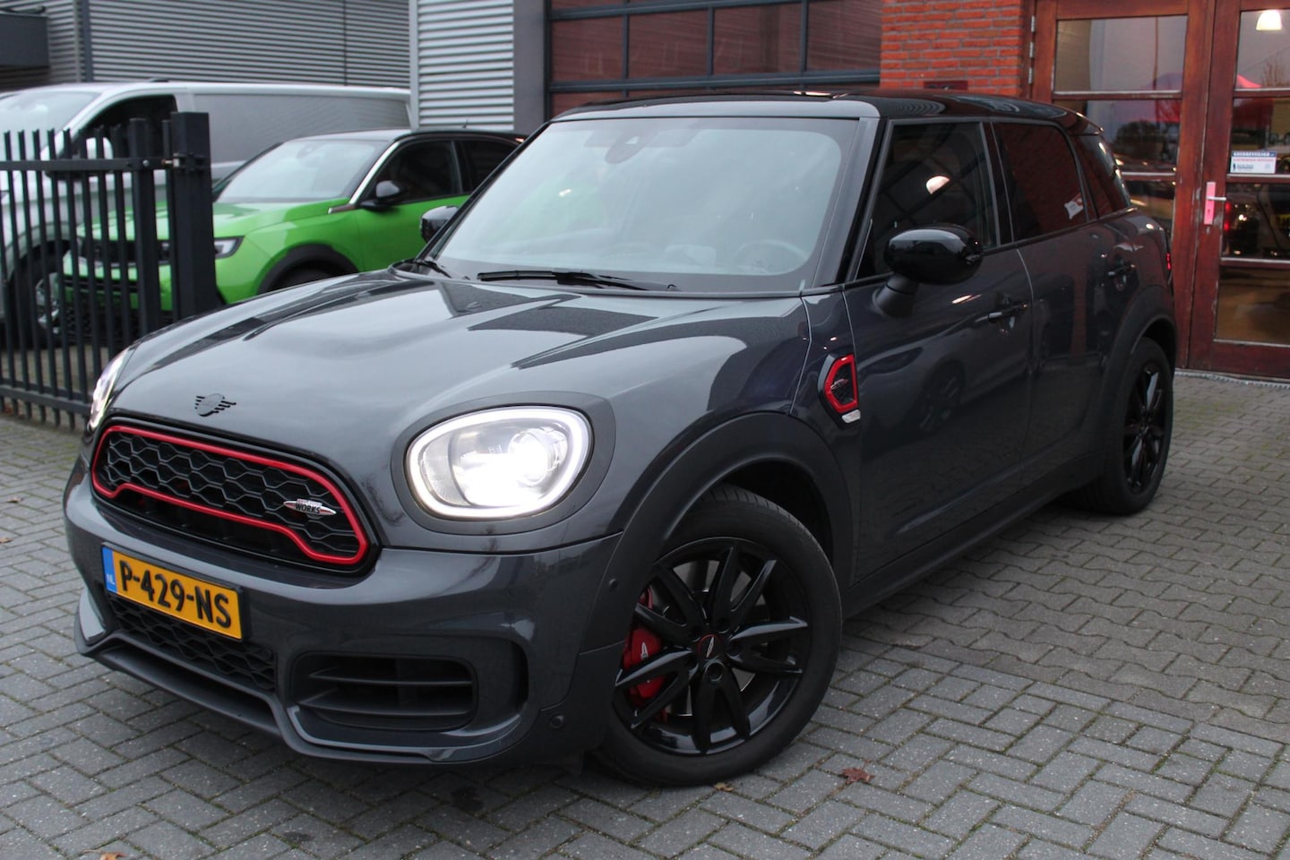 MINI Countryman - 2.0 JCW ALL4 Chili | 306PK | Vol Opties | PPFfolie | Dealer Onderhouden | PPF Folie | - AutoWereld.nl