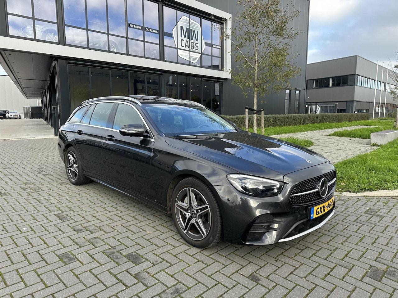 Mercedes-Benz E-klasse Estate - 300 e AMG Line Leder, 360 camera, Widescreen, ambilight - AutoWereld.nl