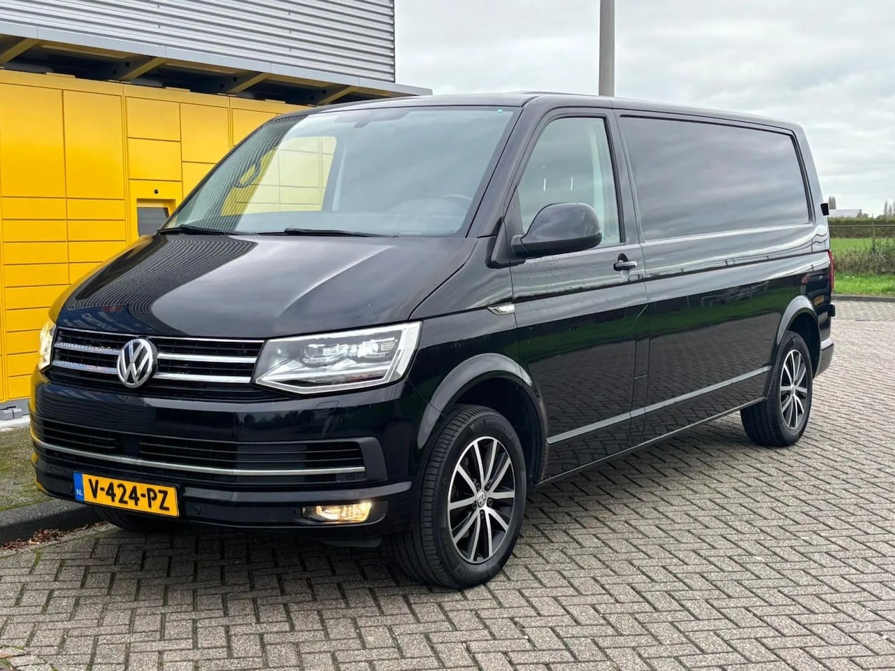 Volkswagen Transporter - 2.0 TDI L2H1 Highline 150PK Automaat Xenon - AutoWereld.nl