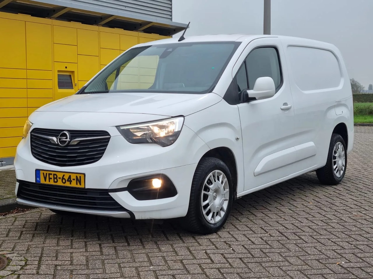 Opel Combo - 1.5D L2H1 Innovation Bj 2020 Navi PDC Lane-Assist - AutoWereld.nl