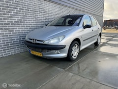 Peugeot 206 - 1.4 Nieuwe APK|NAP|Climate Control|Onderhoudsboek