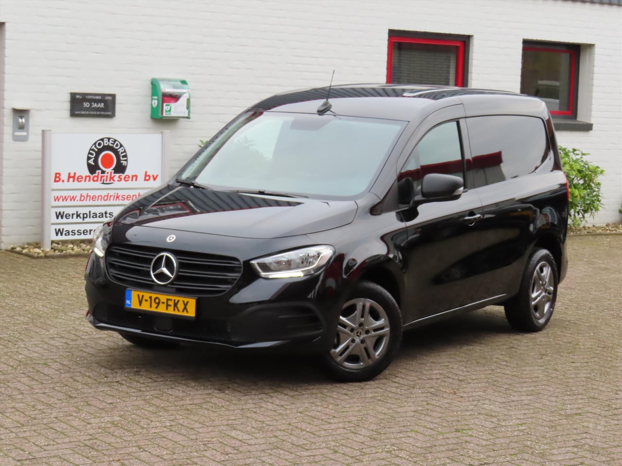 Mercedes-Benz Citan - GB 108CDI L1 PRO/ Bumpers in kleur/ Apple Carplay/ DAB/ Camera achter/ Airco/ Cruise contr - AutoWereld.nl