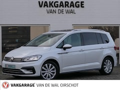 Volkswagen Touran - 1.4 TSI R-Line 7p | Panoramadak | Parelmoer | Achteruitrijcamera | Elektrische achterklep