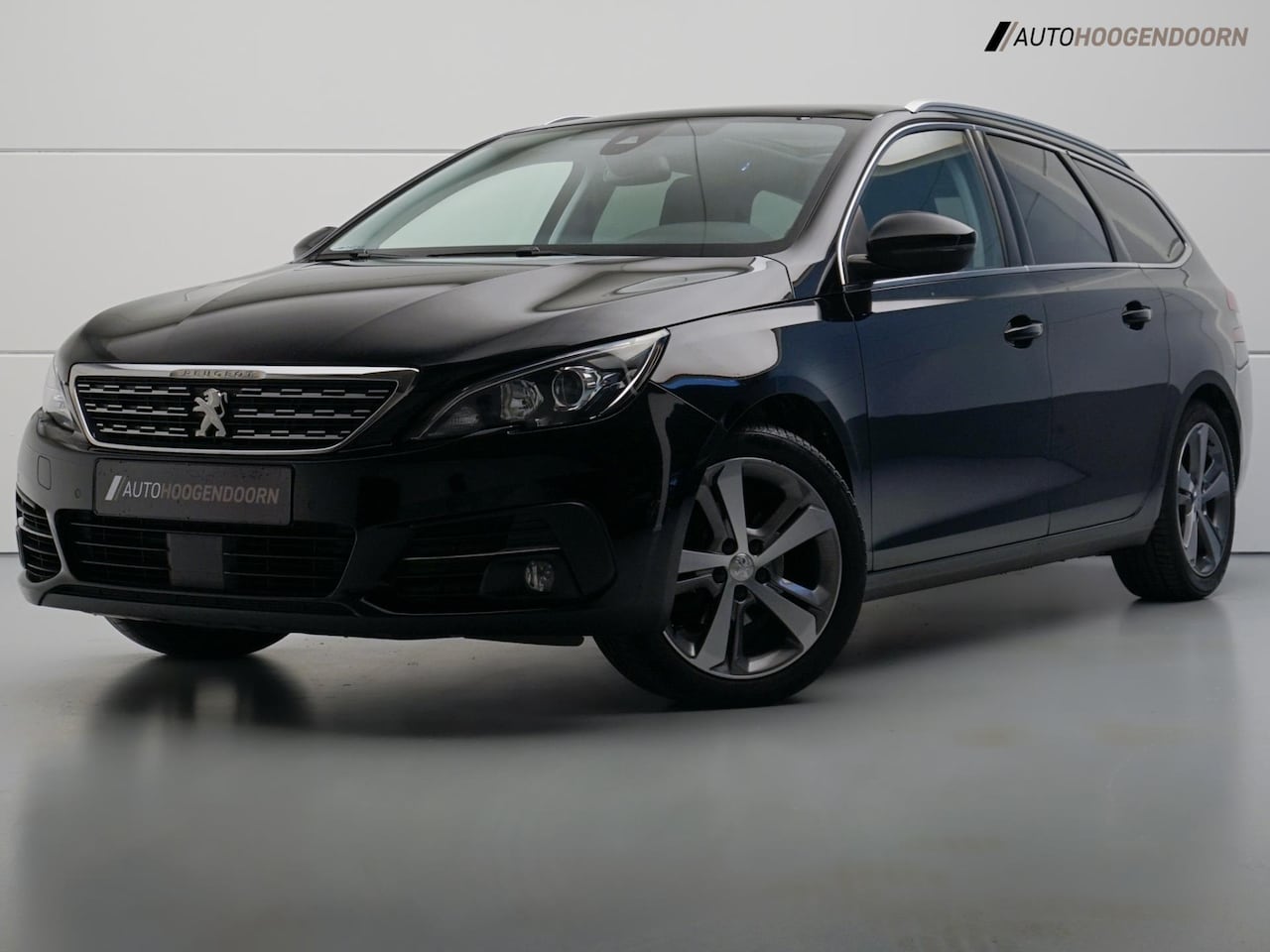 Peugeot 308 - 1.2 PureTech Allure Pack (APPLE CARPLAY,AUTOMAAT,PANORAMA,SPORT-STOELEN,KEYLESS,CAMERA,LM- - AutoWereld.nl